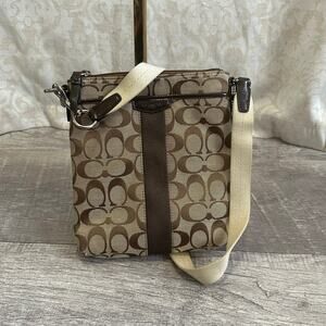 COACH Swingpack Crossbody Bag Tan Signature C Jacquard Logo Brown Patent Trim